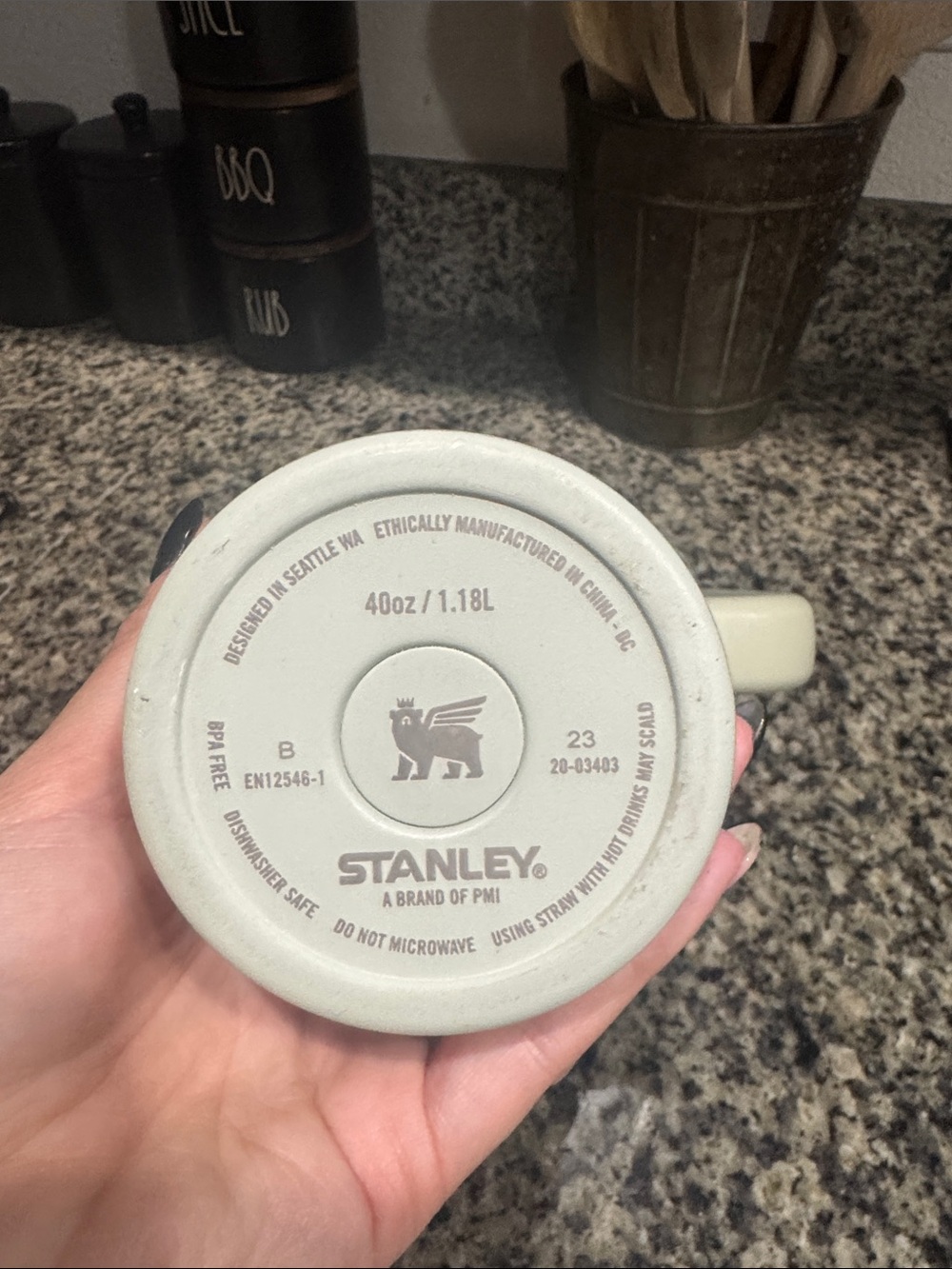 Stanley 40oz - Picture 2 of 2